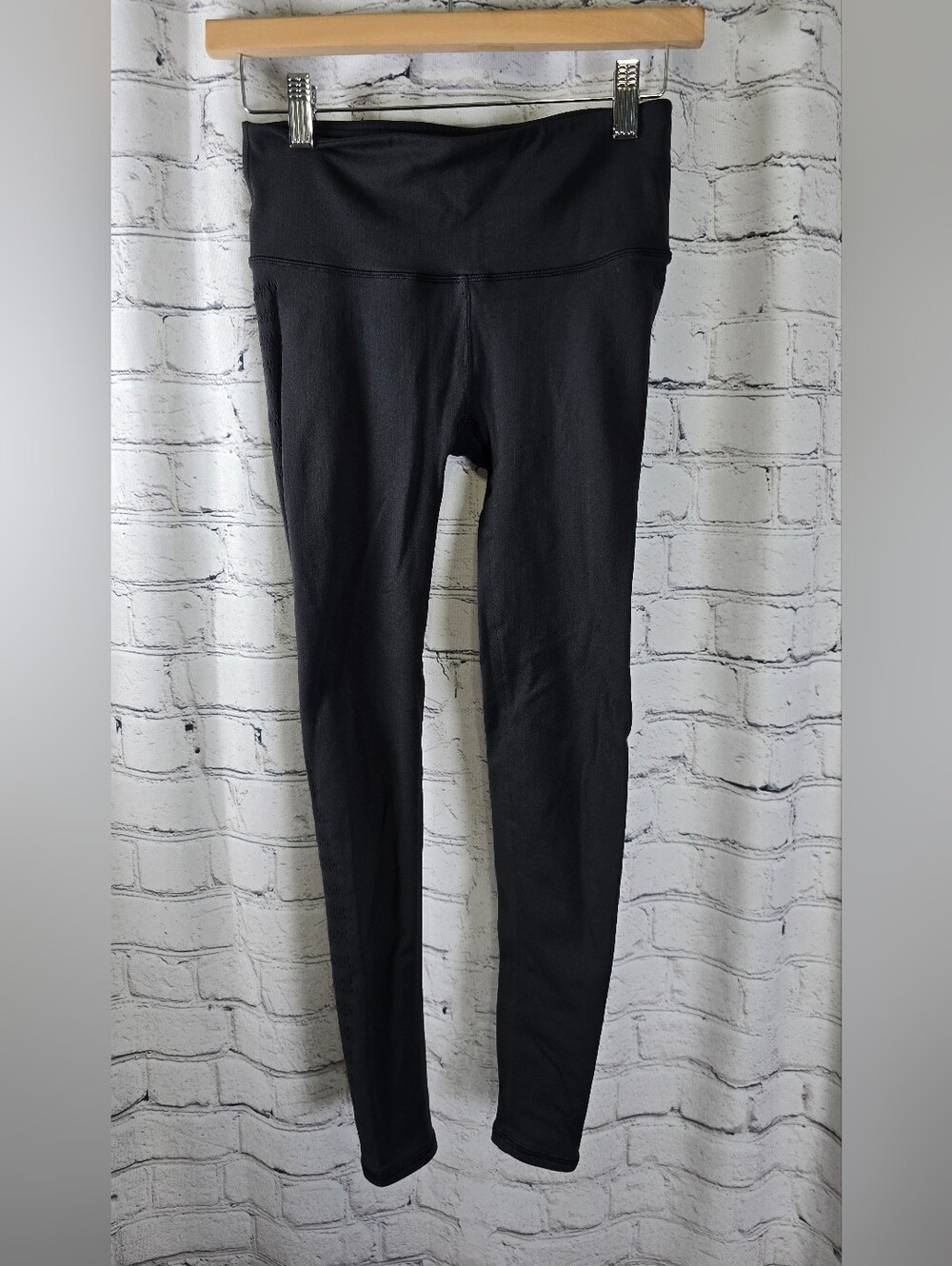 Lululemon Reveal 7/8 Legging Size 6